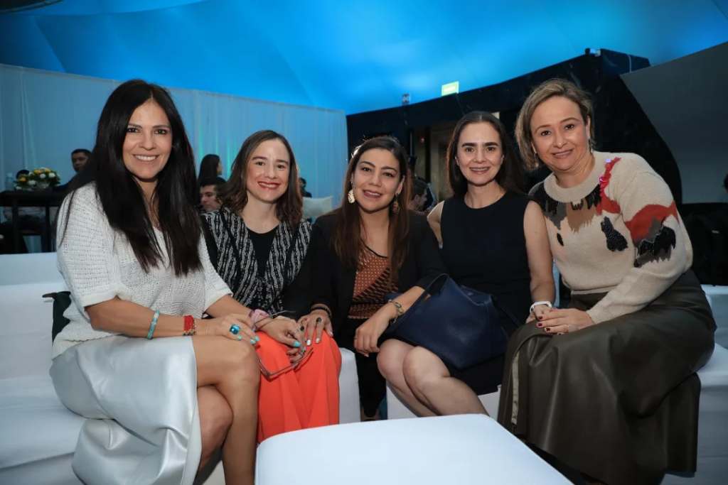 Itzel Meyenberg Sofia Gonzalez Jessica Lopez Vanessa Silveyra y Karla Mendoza